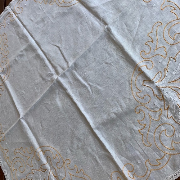 Table cloths - Picture 4 of 5